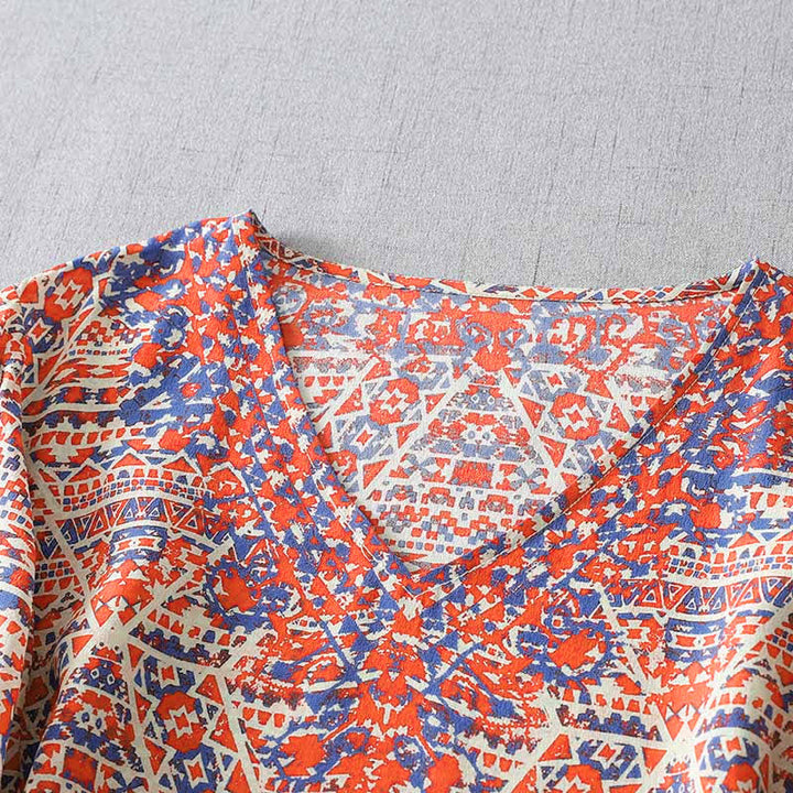 Buddha Stones Camiseta de manga larga para mujer con cuello en V, estampado geométrico rojo estilo boho vintage de verano - image 2