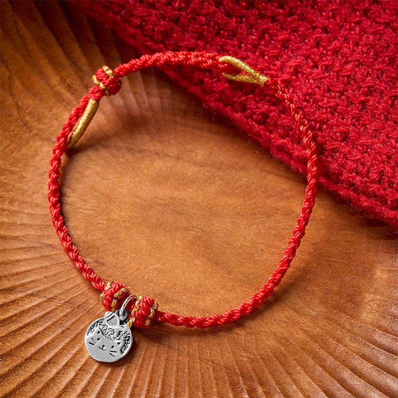 Buddha Stones Colgante redondo de plata de ley 925 con gatito comiendo pescado, símbolo de prosperidad, con pulsera trenzada de hilo rojo y negro. - image 2