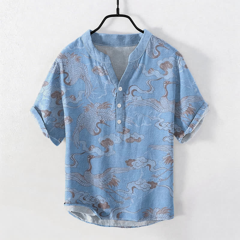 Buddha Stones Camisa de manga corta con medio botón para hombre, con estampado de grullas y nubes, de algodón. - Azul claro - US/UK/AU50, EU60 (5XL) - image 0