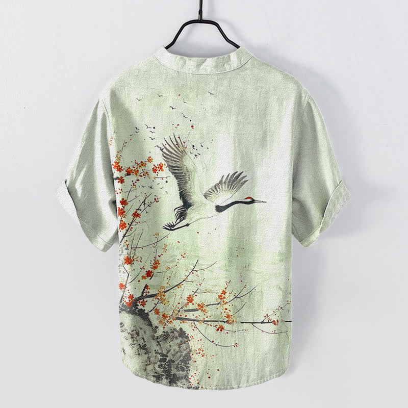 Buddha Stones Camisa de manga corta con medio botón para hombre, de algodón, con estampado de grullas y flores de ciruelo. - image 4