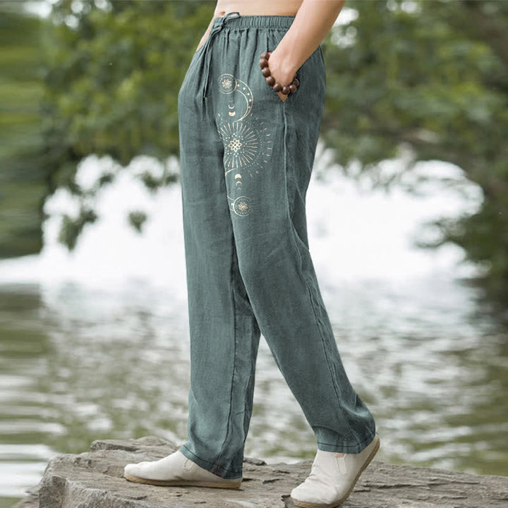 Buddha Stones Pantalones de hombre de algodón con estampado de mandala de fases lunares, corte ajustado y bolsillos. - image 5