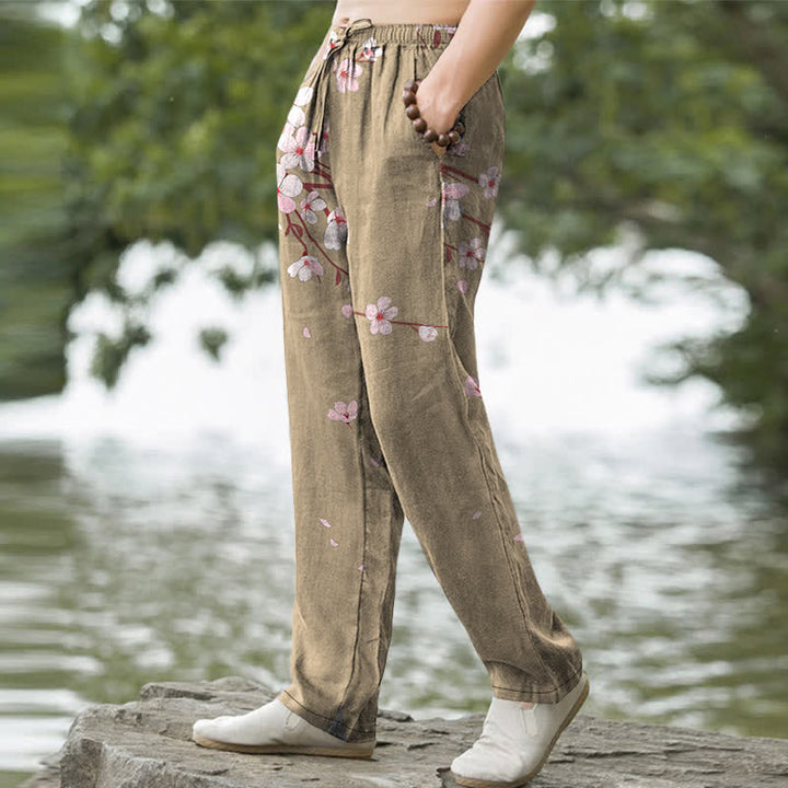 Buddha Stones Pantalones de hombre de algodón rosa con estampado de flores de cerezo y corte ajustado, con bolsillos. - image 5