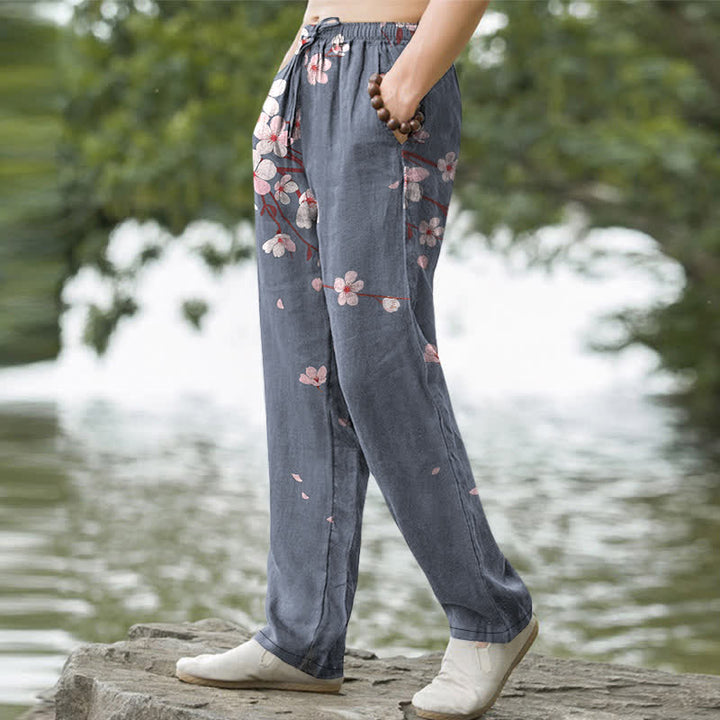 Buddha Stones Pantalones de hombre de algodón rosa con estampado de flores de cerezo y corte ajustado, con bolsillos. - image 7