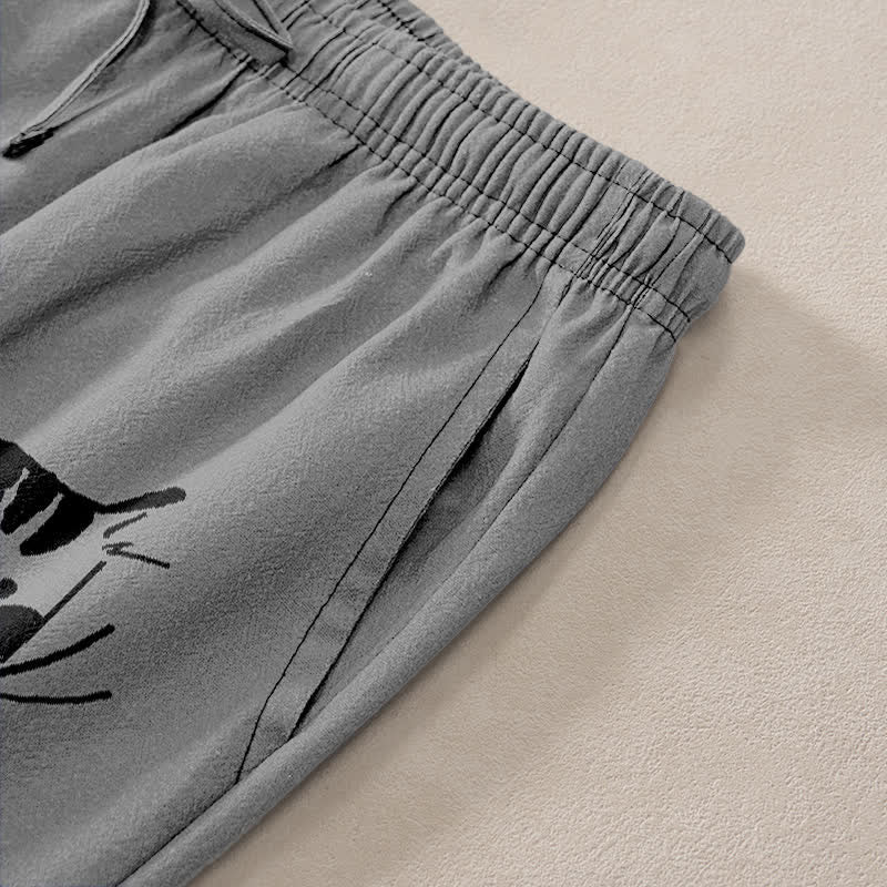 Buddha Stones Pantalones de hombre de algodón con estampado de gato negro y corte ajustado, con bolsillos. - image 2