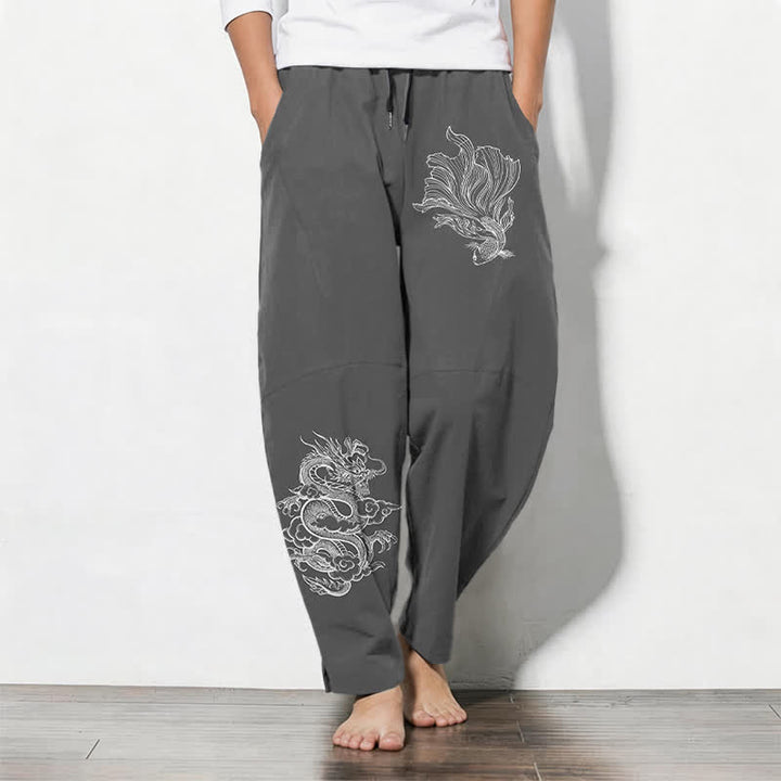 Buddha Stones Pantalones de hombre de algodón puro con estampado de dragones koi, cordón ajustable y corte cónico, con bolsillos. - Gris oscuro - US/UK/AU50, EU60 (5XL) - image 7
