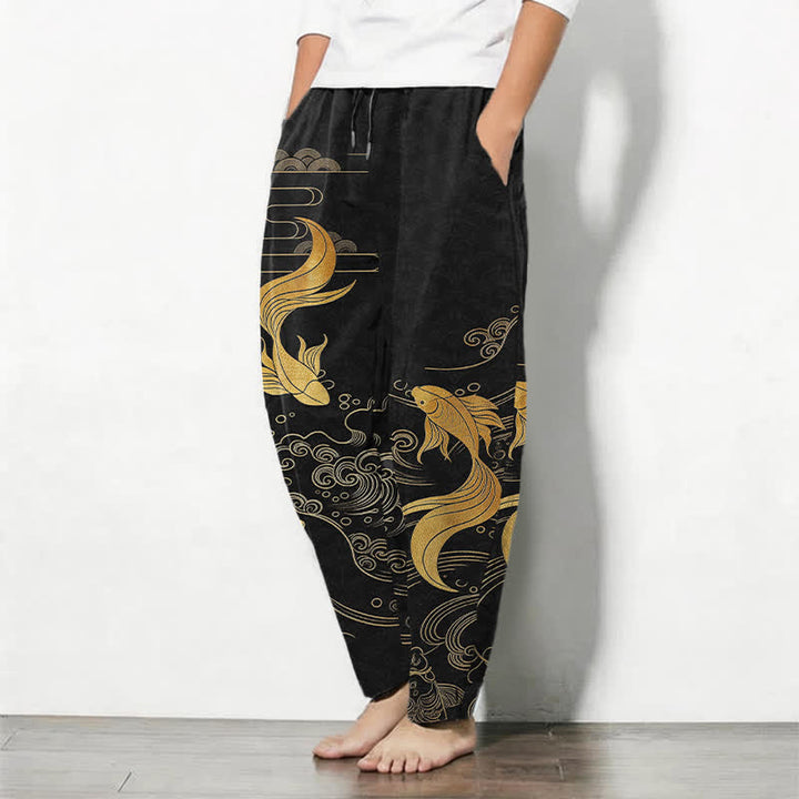 Buddha Stones Pantalones de hombre de algodón puro con estampado de olas y peces koi dorados, cordón ajustable y corte cónico, con bolsillos. - image 1