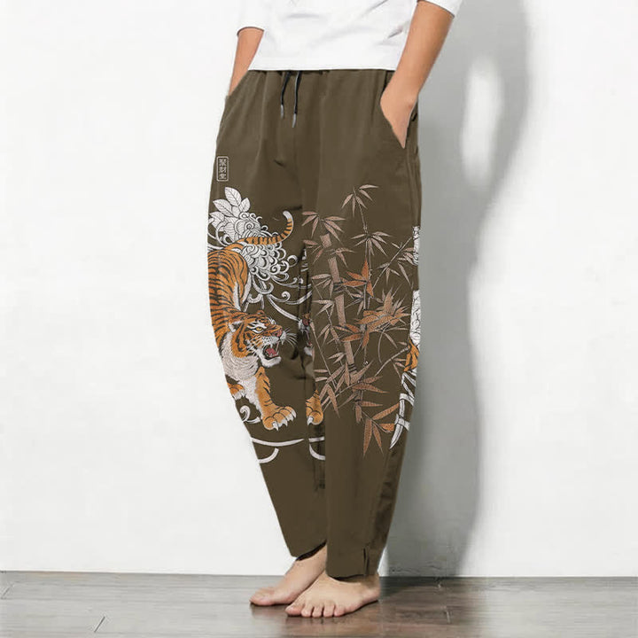 Buddha Stones Pantalones de hombre de algodón puro con estampado de tigre rugiente y bambú, con cordón ajustable y bolsillos. - image 1