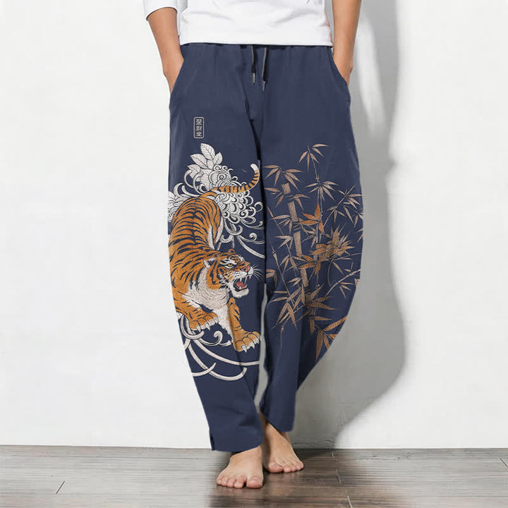 Buddha Stones Pantalones de hombre de algodón puro con estampado de tigre rugiente y bambú, con cordón ajustable y bolsillos. - Marina de guerra - US/UK/AU50, EU60 (5XL) - image 7