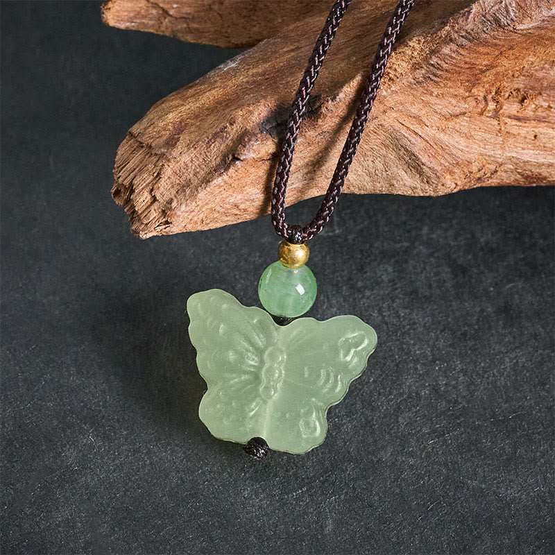 Buddha Stones Collar con colgante tallado a mano con forma de mariposa de jade Xiuyan - image 3