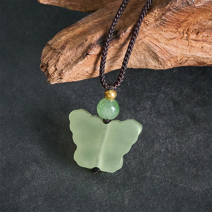 Buddha Stones Collar con colgante tallado a mano con forma de mariposa de jade Xiuyan - image 4