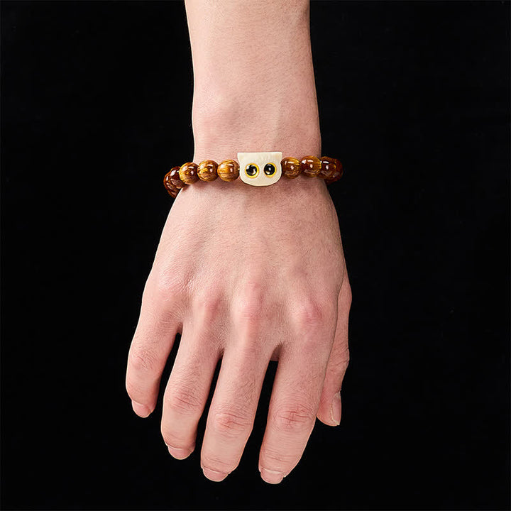 Buddha Stones Pulsera de sabiduría con cuentas de resina amarilla y diseño de gato frutal color marfil - image 4