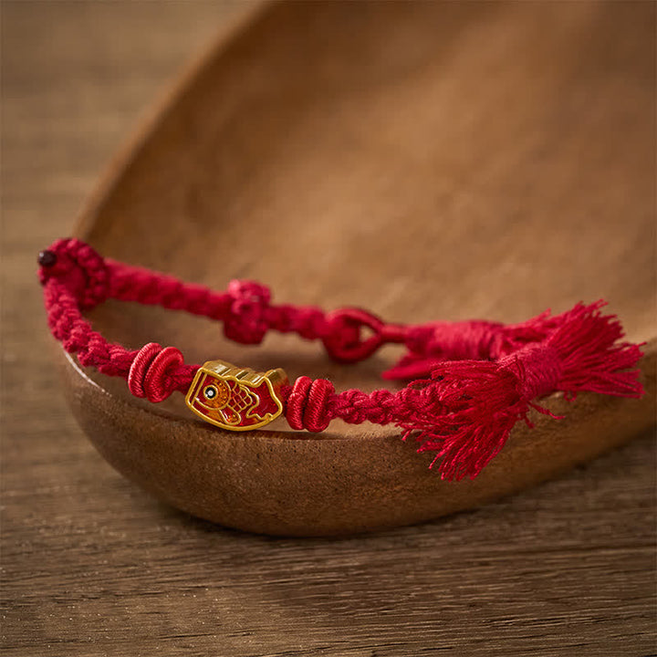 Buddha Stones Pulsera de la suerte con hilo rojo y diseño de pez koi - image 3