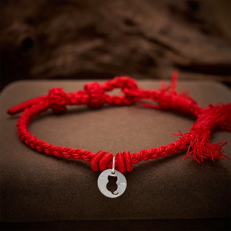 Buddha Stones Pulsera con dije de plata de ley 925 con diseño redondo hueco y cordón rojo de gato protector. - image 3