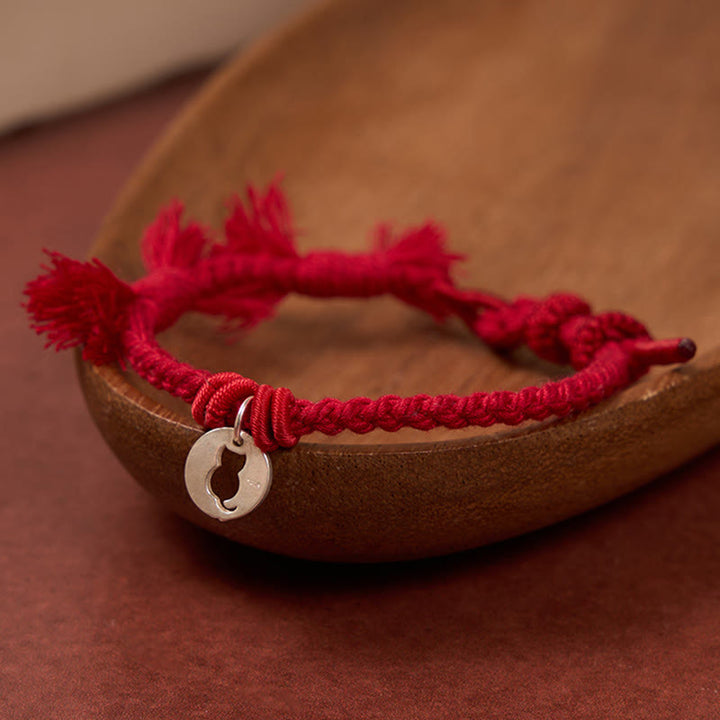 Buddha Stones Pulsera con dije de plata de ley 925 con diseño redondo hueco y cordón rojo de gato protector. - image 11