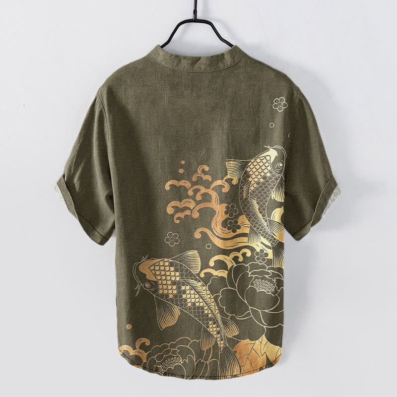Buddha Stones Camisa de manga corta con medio botón y estampado de peonías y peces koi para hombre, de algodón. - image 1