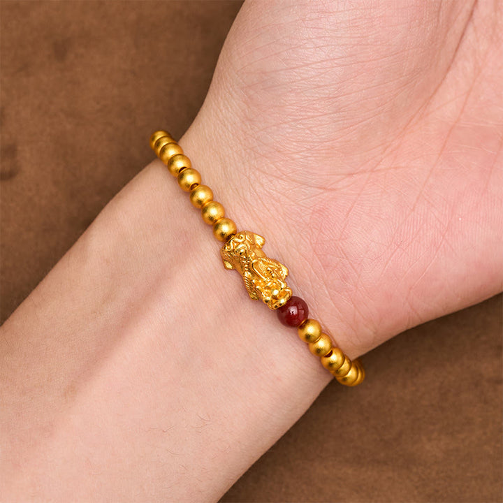 Buddha Stones Pulsera de cuentas redondas de ágata roja Pi Xiu chapada en oro y cobre - image 3