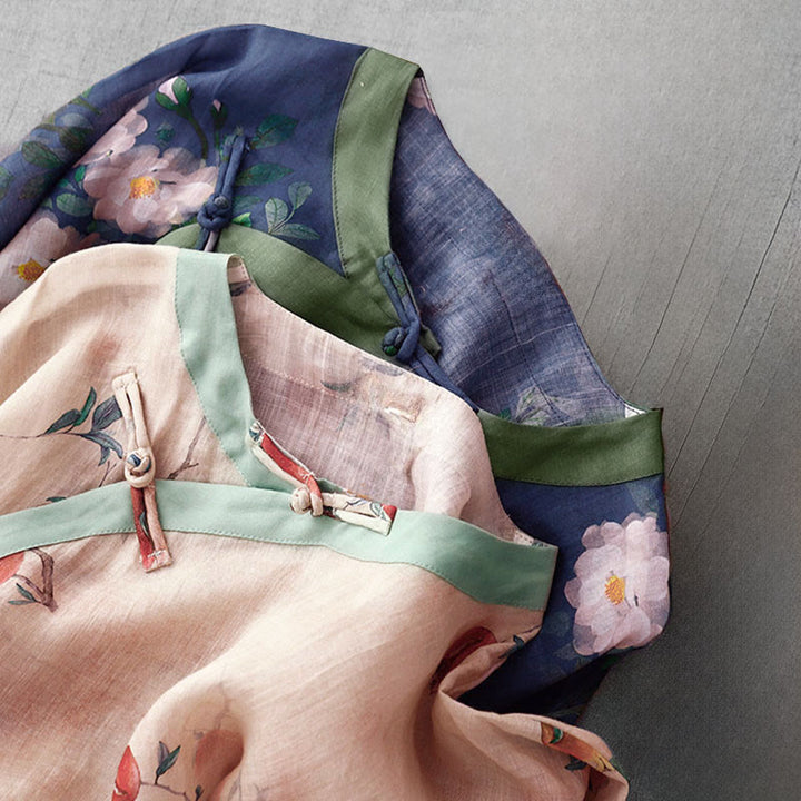 Vestido midi de manga corta con estampado de flores de granada, orquídeas y botones de rana, con abertura lateral y diseño de Buddha Stones. - image 21