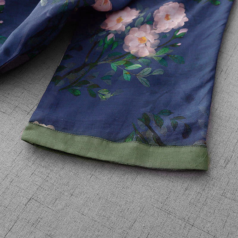 Vestido midi de manga corta con estampado de flores de granada, orquídeas y botones de rana, con abertura lateral y diseño de Buddha Stones. - image 16