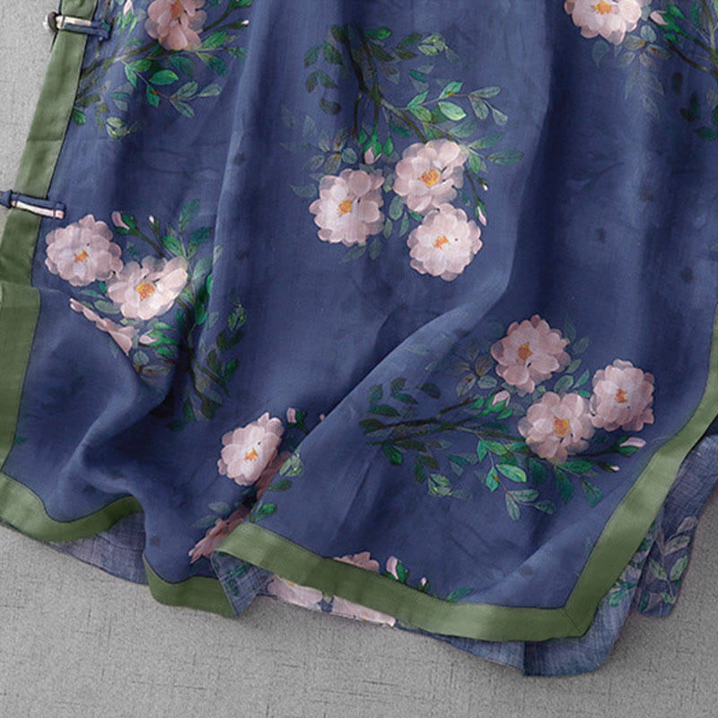 Vestido midi de manga corta con estampado de flores de granada, orquídeas y botones de rana, con abertura lateral y diseño de Buddha Stones. - image 15