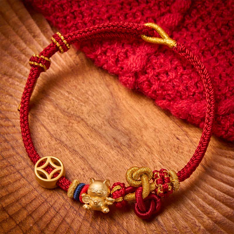 Buddha Stones Pulsera trenzada de protección con hilo rojo y diseño de gato dorado de la suerte - Rojo oscuro - image 0