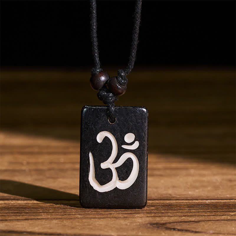 Buddha Stones Collar con colgante OM tibetano de atención plena, tallado a mano en cuentas de hueso. - OM (Conexión de atención plena ♥) - image 0