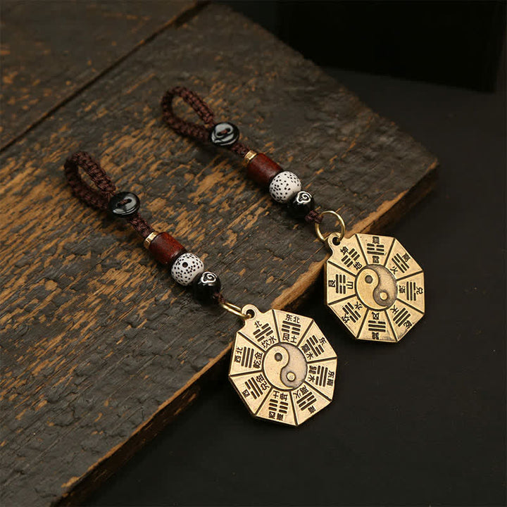 Buddha Stones Llaveros de protección Yin Yang con colgante de latón antiguo Bagua Pi Xiu de cinco monedas de emperador - image 0