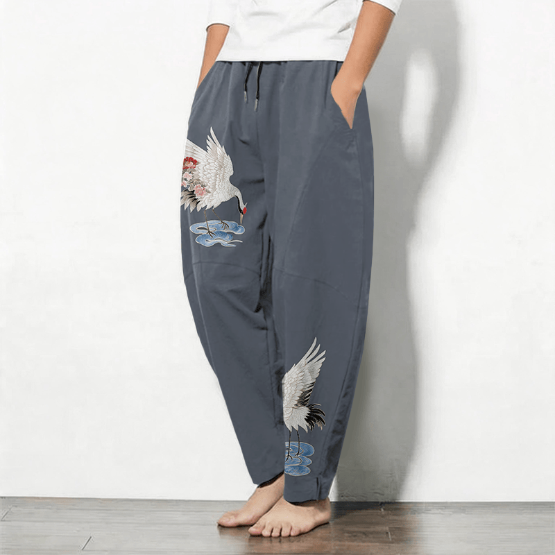 Buddha Stones Pantalones de hombre de algodón puro con estampado de grullas y corona roja, con cordón ajustable y bolsillos. - image 1