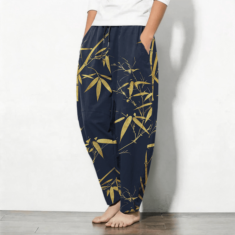 Buddha Stones Pantalones de hombre de algodón puro con estampado de bambú dorado, cordón ajustable y corte cónico, con bolsillos. - image 1