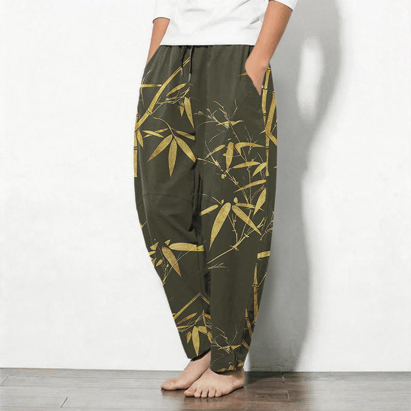 Buddha Stones Pantalones de hombre de algodón puro con estampado de bambú dorado, cordón ajustable y corte cónico, con bolsillos. - image 12