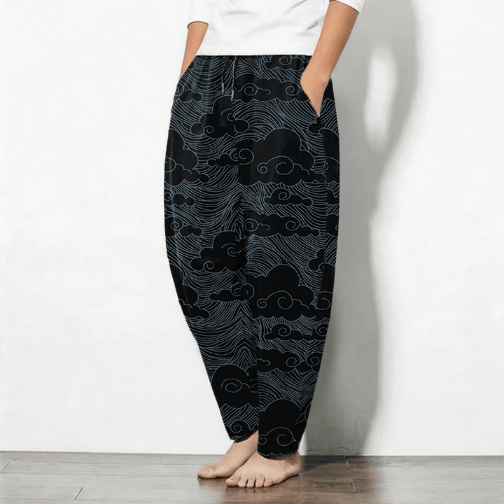 Buddha Stones Pantalones de hombre de algodón puro con estampado de nubes y olas japonesas, cordón ajustable y corte cónico, con bolsillos. - image 1