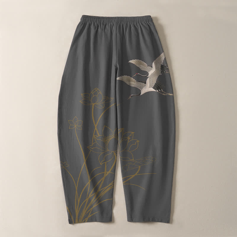 Buddha Stones Pantalones de hombre de algodón puro con estampado de grullas voladoras y flores de loto, con cordón ajustable y corte ajustado, y bolsillos. - image 3
