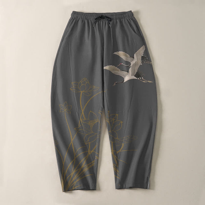 Buddha Stones Pantalones de hombre de algodón puro con estampado de grullas voladoras y flores de loto, con cordón ajustable y corte ajustado, y bolsillos. - image 2