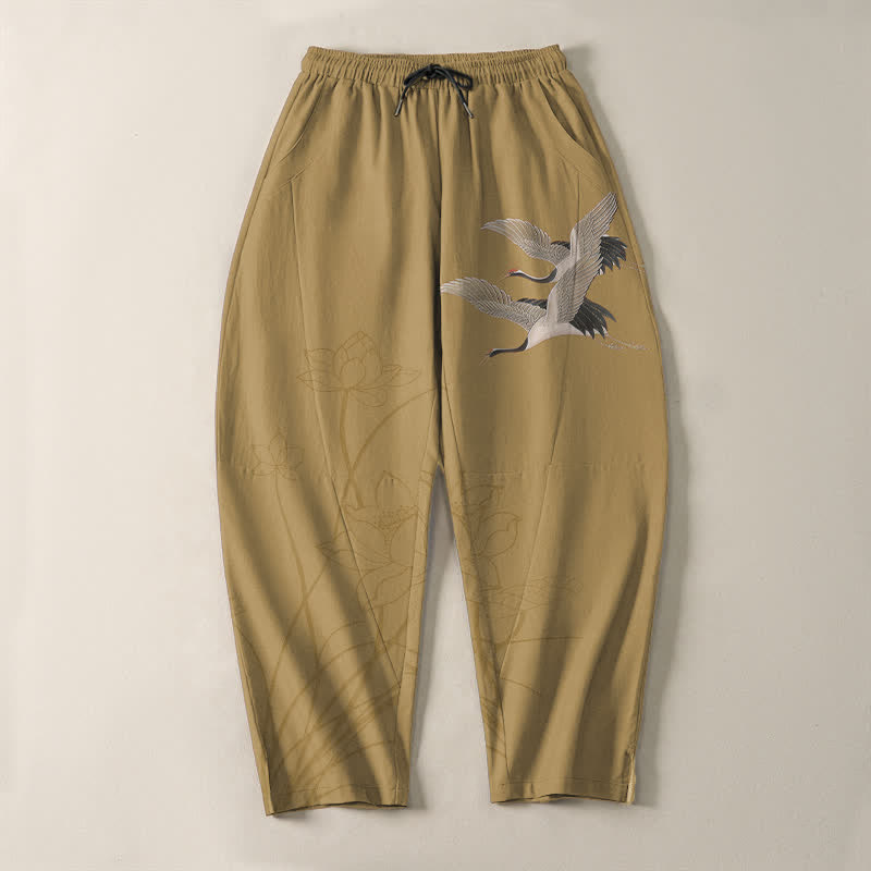 Buddha Stones Pantalones de hombre de algodón puro con estampado de grullas voladoras y flores de loto, con cordón ajustable y corte ajustado, y bolsillos. - image 9