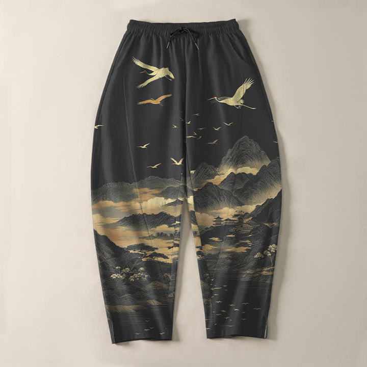 Buddha Stones Pantalones de hombre de algodón puro con estampado de grullas de montaña y cordón ajustable, corte cónico y bolsillos. - image 9