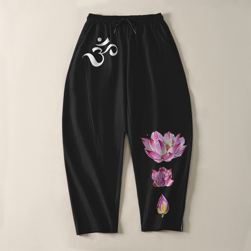 Buddha Stones Pantalones de hombre de algodón puro con estampado de loto rosa y cordón ajustable, corte cónico y bolsillos. - image 13