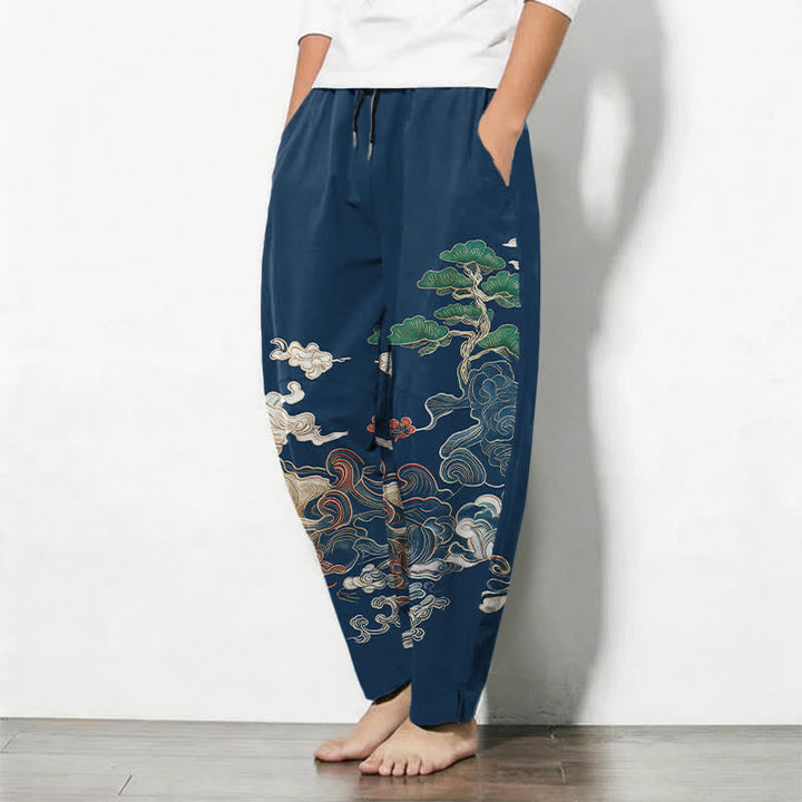 Buddha Stones Pantalones de hombre de algodón puro con estampado de nubes y pinos, corte ajustado, cordón y bolsillos. - image 8