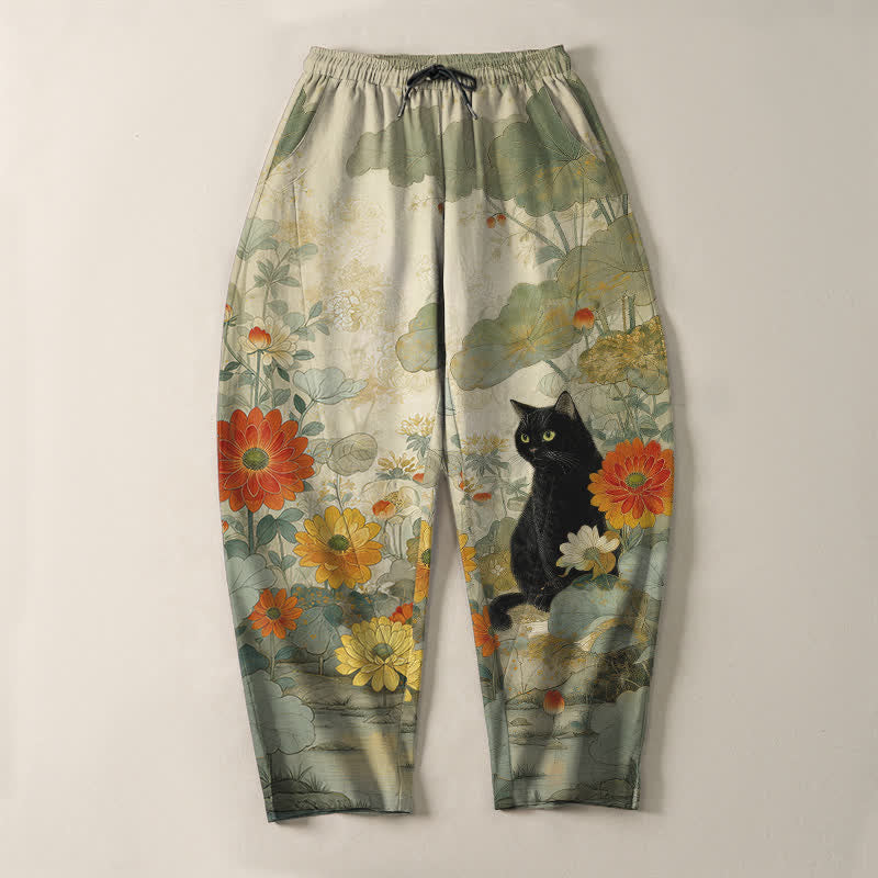 Buddha Stones Pantalones de hombre de algodón puro con estampado floral de gato negro oriental, cordón ajustable y corte cónico con bolsillos. - image 2