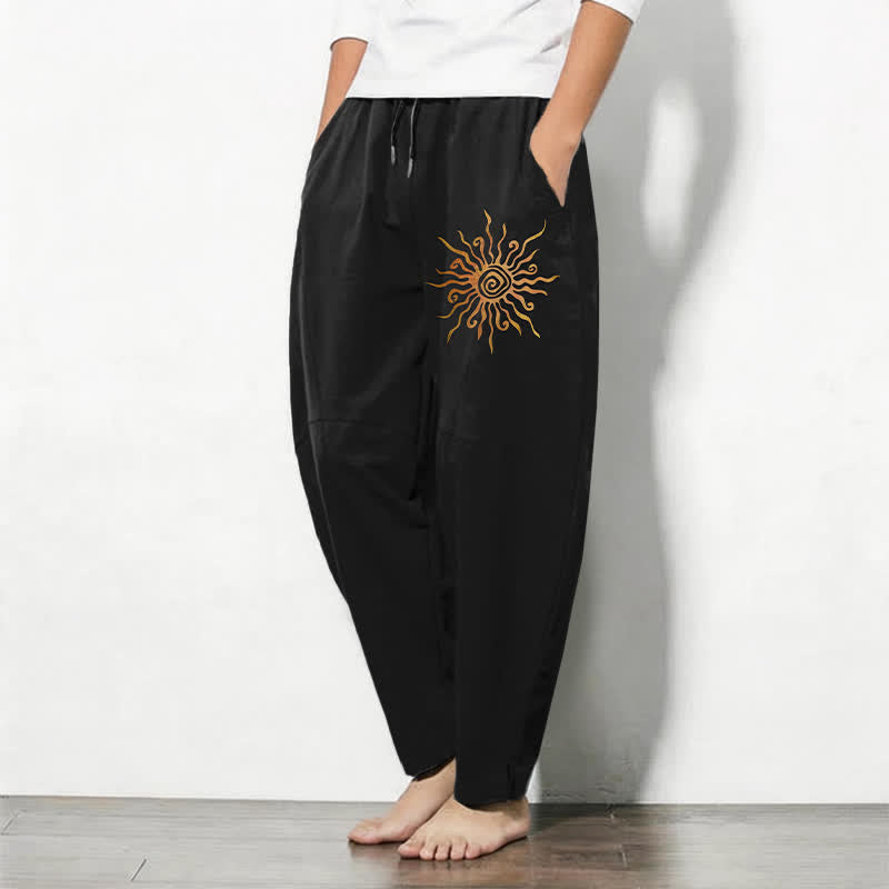 Buddha Stones Pantalones de hombre de algodón puro con estampado en espiral Golden Sun, cordón ajustable y corte cónico con bolsillos. - image 1