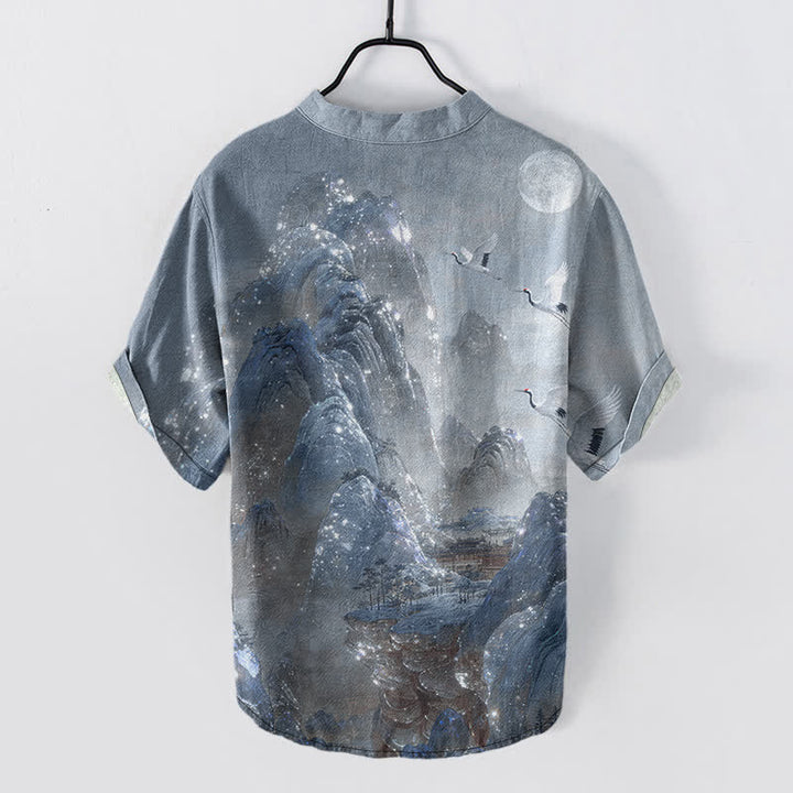 Buddha Stones Camisa de manga corta con medio botón para hombre con estampado de grulla de montaña y luna. - image 6