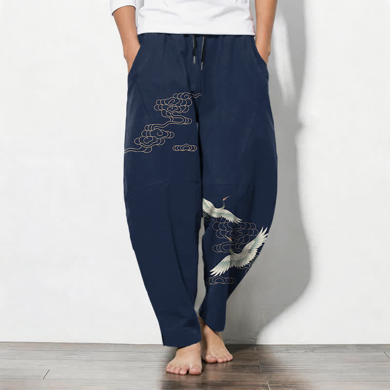 Buddha Stones Pantalones de hombre de algodón puro con estampado de grullas voladoras y nubes, con cordón ajustable y corte cónico, bolsillos. - Marina de guerra - US/UK/AU50, EU60 (5XL) - image 0