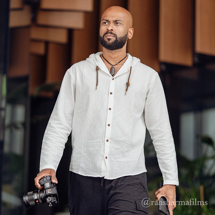 Camisa de hombre de manga larga con capucha, cordón ajustable y botones, color liso, con estampado de Buddha Stones. - image 3