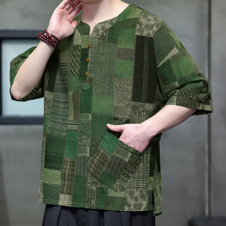 Buddha Stones Camisas de manga corta para hombre con diseño de patchwork a cuadros, estilo bohemio informal de verano y bolsillo de parche. - image 4