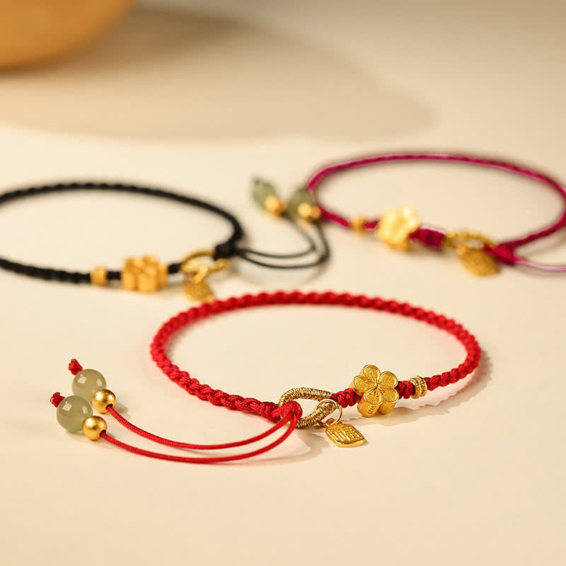 Buddha Stones Pulsera de hilo con amuleto de la suerte con personaje Fu en flor de melocotón pequeña de jade de Hetian - image 1