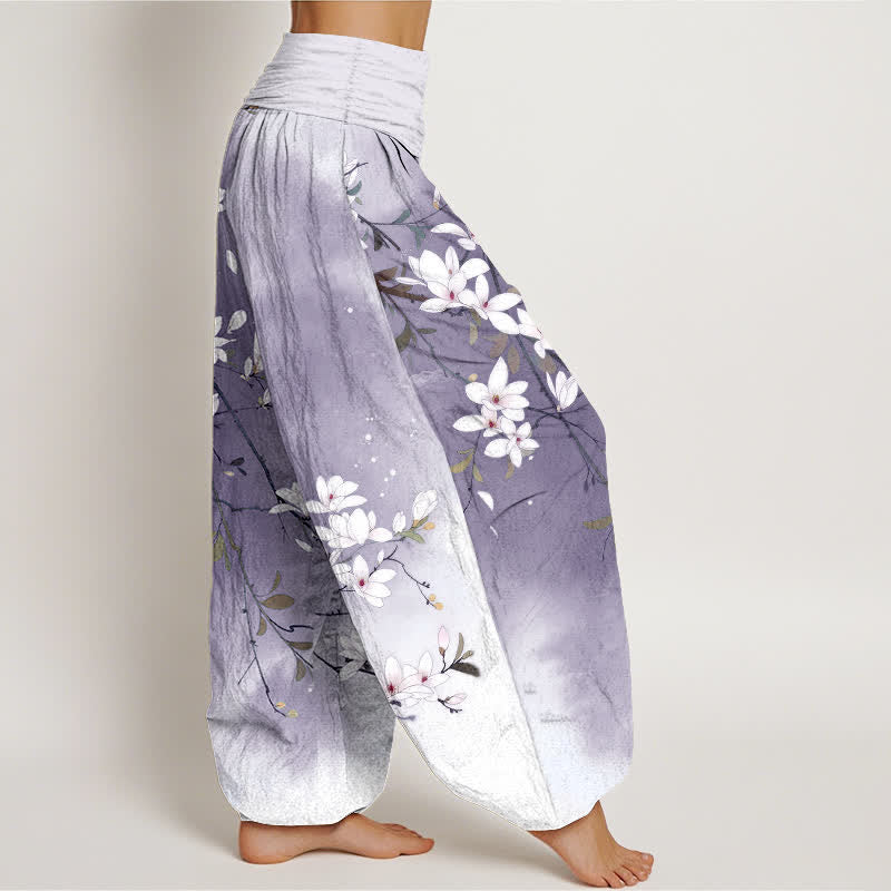 Buddha Stones Pantalones harem de mujer con cintura elástica y estampado de ramas de magnolia blancas, de algodón puro. - image 6