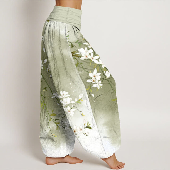 Buddha Stones Pantalones harem de mujer con cintura elástica y estampado de ramas de magnolia blancas, de algodón puro. - image 9