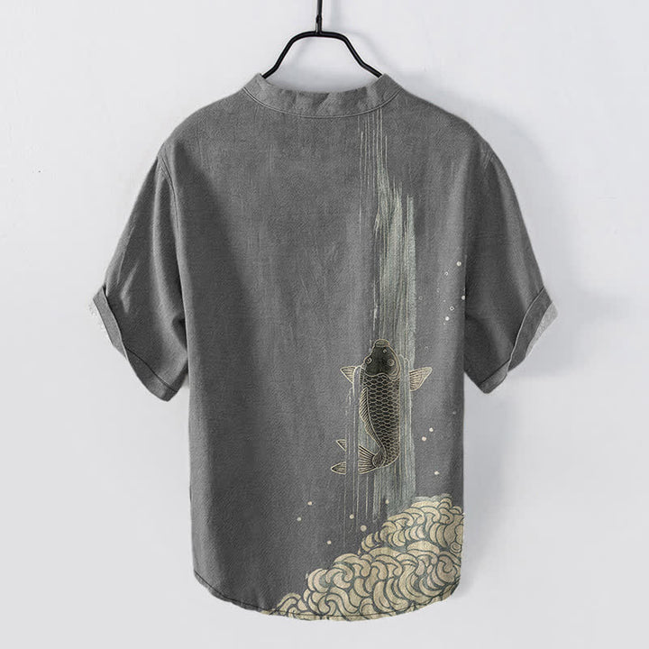 Buddha Stones Camisa de manga corta con medio botón para hombre, de algodón, con estampado de ondas de agua y peces koi. - image 6