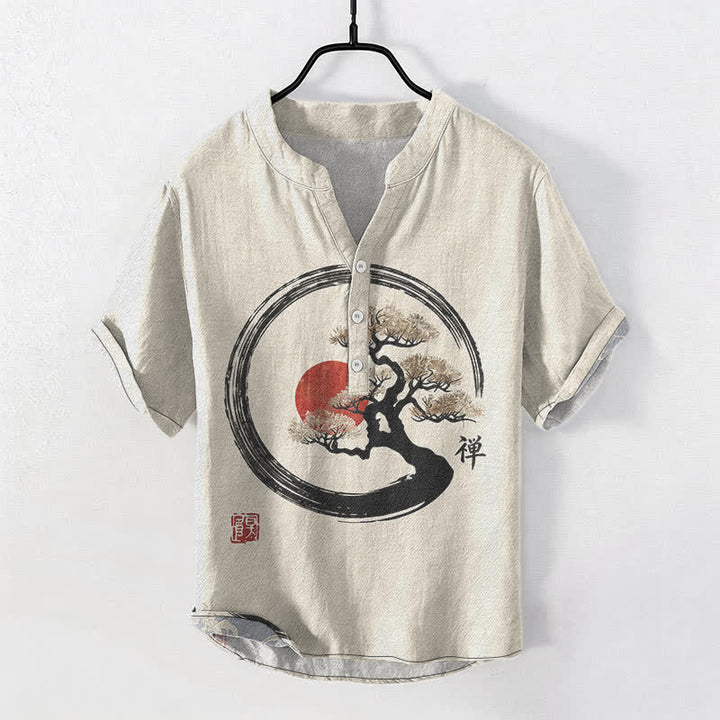 Buddha Stones Camisa de manga corta con medio botón para hombre, de algodón, con estampado de sol bonsái y tinta Zen. - Lino - US/UK/AU50, EU60 (5XL) - image 0