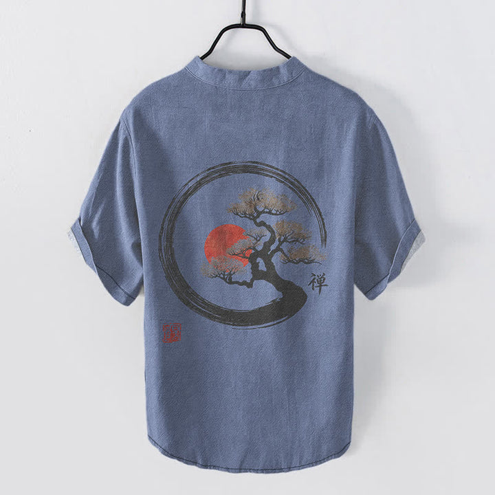 Buddha Stones Camisa de manga corta con medio botón para hombre, de algodón, con estampado de sol bonsái y tinta Zen. - image 8