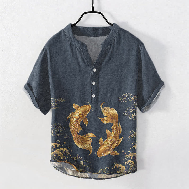 Buddha Stones Camisa de manga corta con medio botón y estampado de peces koi dorados para hombre, de algodón. - Azul medianoche - US/UK/AU50, EU60 (5XL) - image 0