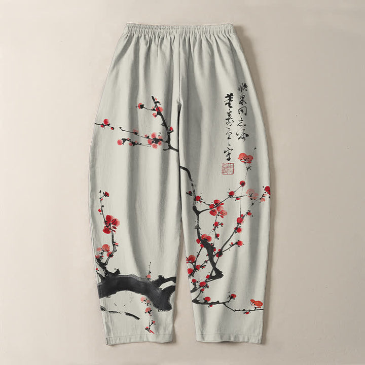 Buddha Stones Pantalones de hombre de algodón puro con estampado de flores de ciruelo y cordón ajustable, corte cónico y bolsillos. - image 3